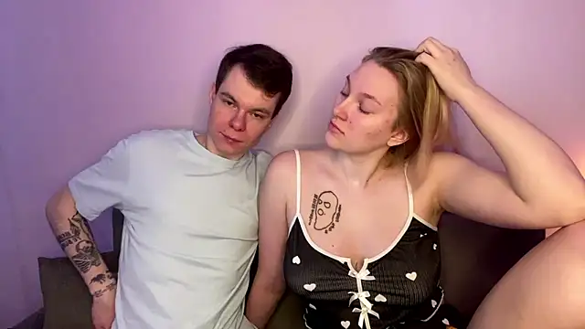 julielourens online show from February 28, 7:30 am