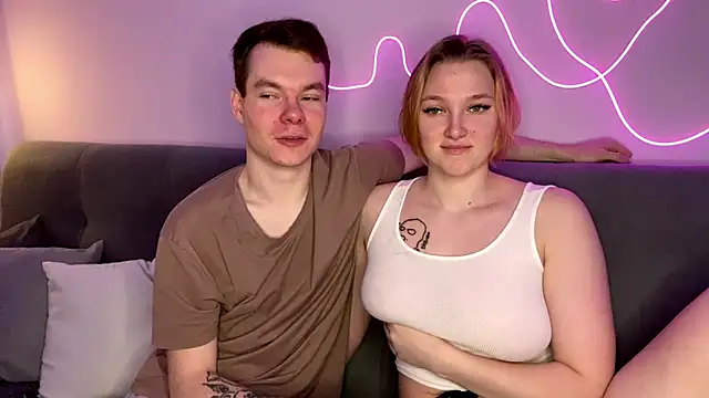 julielourens online show from October 11, 8:19 am