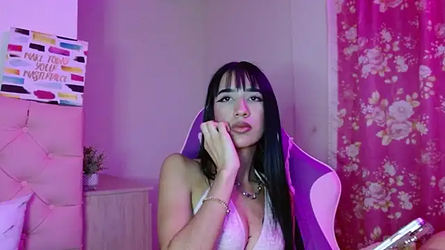 London Sophia19 online show from September 11, 2:45 am