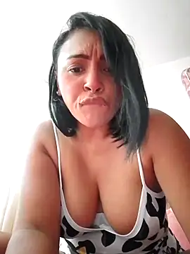 Snapshot of VeronicaBrun chatting on October 17, 9:18 pm VeronicaBrun online show from October 17, 9:18 pm