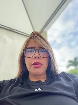 Snapshot of sara_calderon chatting on October 9, 1:26 pm sara calderon online show from October 9, 1:26 pm