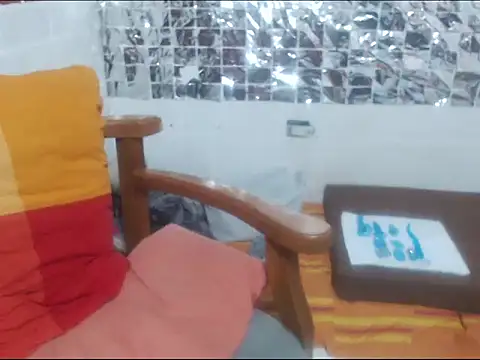 rose-crystal online show from February 8, 12:58 am