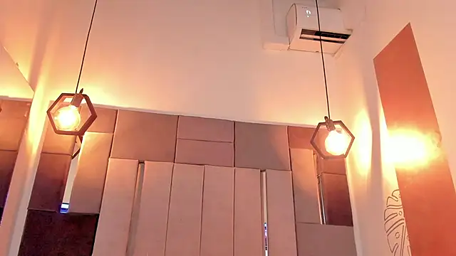 FreyrStone online show from March 8, 2:04 am