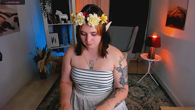 lunaalli online show from September 18, 5:11 pm