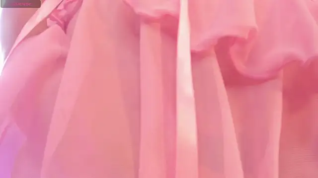 DANDARA THOM online show from January 8, 7:29 pm