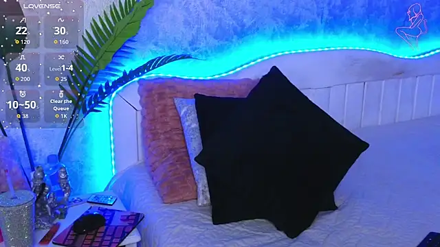 Aelorya online show from October 5, 6:35 pm