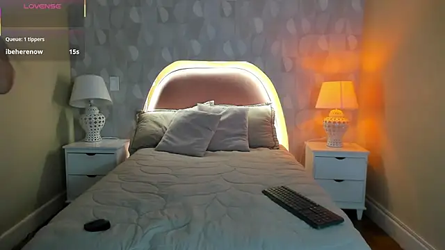 Snapshot of isabella_milf_ chatting on September 20, 7:34 pm isabella milf  online show from September 20, 7:34 pm