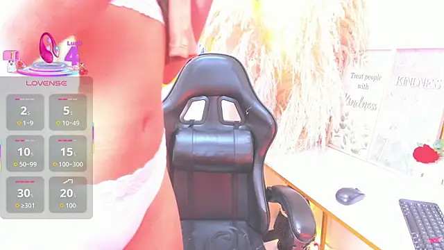 LizzyJones  online show from October 1, 6:07 am