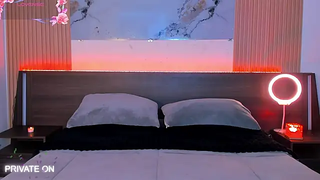 samanthaa moon online show from April 24, 12:02 am