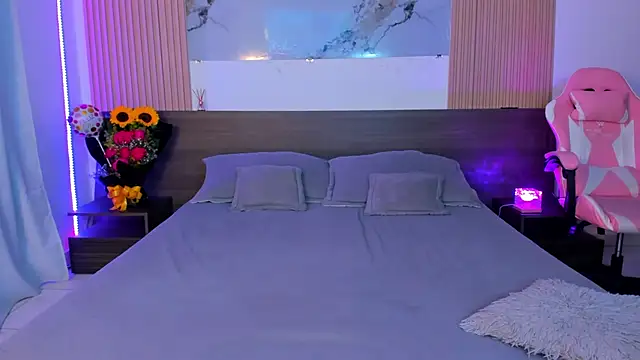 samanthaa moon online show from September 22, 9:46 pm