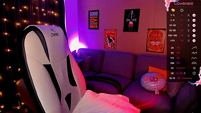 deboramoore online show from September 28, 2:29 am