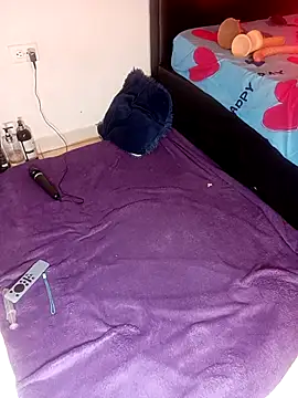 Snapshot of Fox_Roxxan chatting on September 28, 1:34 am Fox Roxxan online show from September 28, 1:34 am