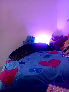 Snapshot of Fox_Roxxan chatting on November 2, 1:20 am Fox Roxxan online show from November 2, 1:20 am