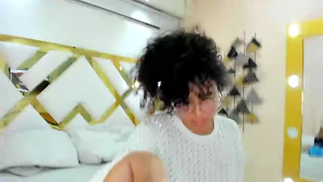 Sweet Lucyy online show from October 18, 4:04 am