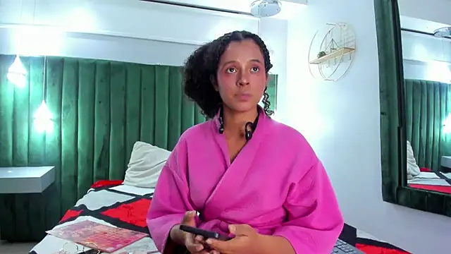 Sweet Lucyy online show from September 18, 5:06 am