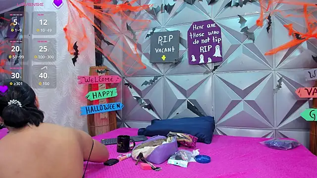 Snapshot of GreciaFox1 chatting on October 31, 11:47 am GreciaFox1 online show from October 31, 11:47 am