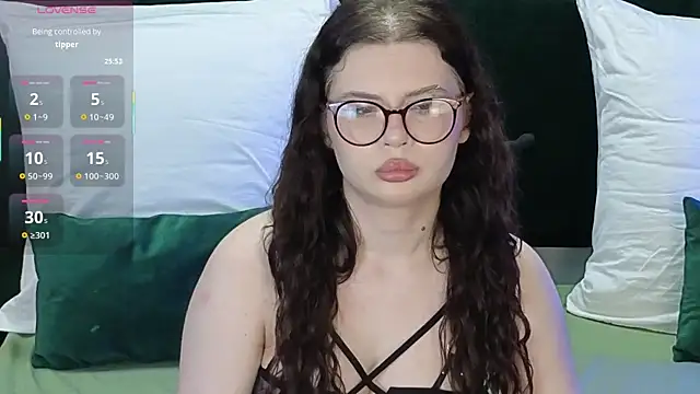 Snapshot of RianaRey chatting on September 22, 4:27 pm RianaRey online show from September 22, 4:27 pm