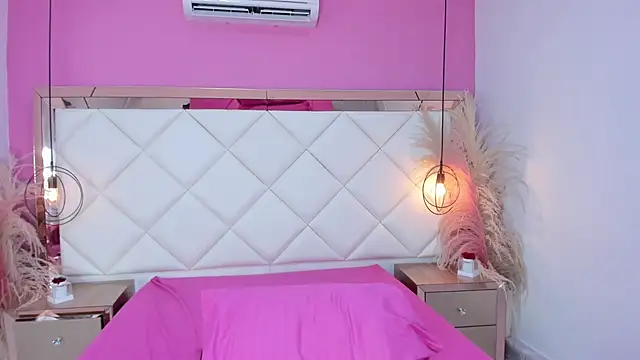 Lucianaa Collins online show from September 30, 12:00 pm