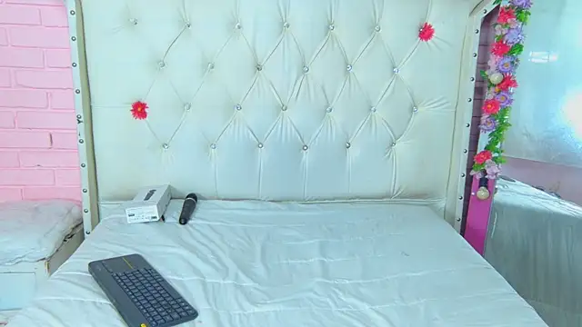 Vanessa frost online show from October 13, 11:13 am