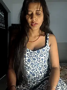 Snapshot of cute_radhikaa chatting on October 19, 8:27 am cute radhikaa online show from October 19, 8:27 am