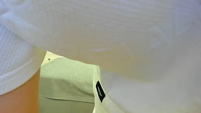 Snapshot of ZoeKrug chatting on October 17, 12:08 pm ZoeKrug online show from October 17, 12:08 pm