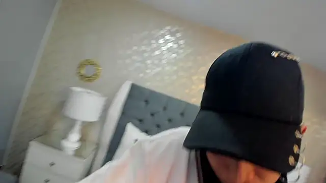 Snapshot of ZoeKrug chatting on September 20, 12:03 pm ZoeKrug online show from September 20, 12:03 pm