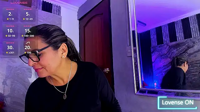 Snapshot of Agatha_Pleasure chatting on October 23, 11:49 am Agatha Pleasure online show from October 23, 11:49 am