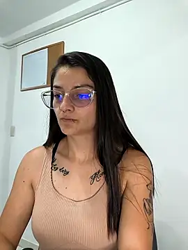 Coralinne   online show from April 28, 2:09 am