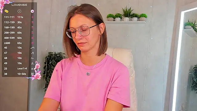 Elina Gravess online show from September 13, 1:24 am