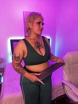 pink maddy online show from September 14, 2:15 pm