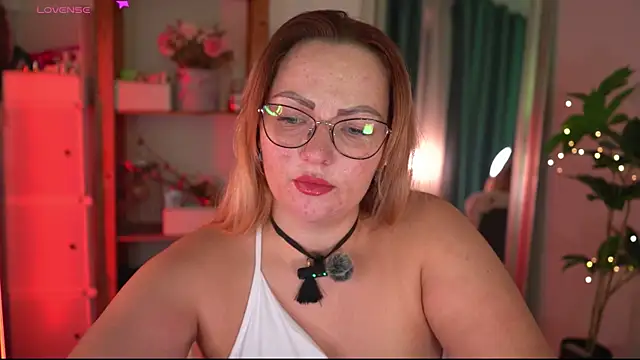 Snapshot of marrygrayes chatting on October 21, 8:46 pm marrygrayes online show from October 21, 8:46 pm