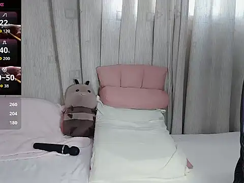 Snapshot of Lele-Baby chatting on October 25, 2:19 am Lele-Baby online show from October 25, 2:19 am