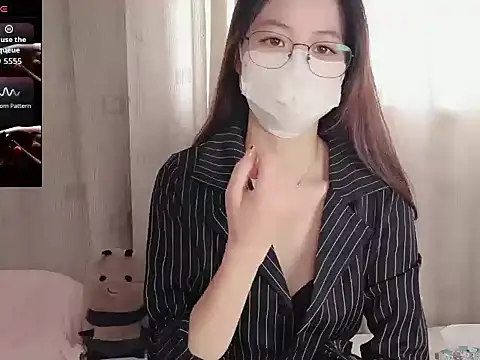 Snapshot of Lele-Baby chatting on October 29, 2:16 am Lele-Baby online show from October 29, 2:16 am