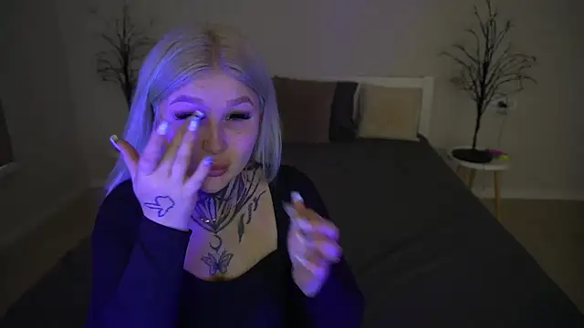 IvyLaurent online show from October 5, 7:02 am