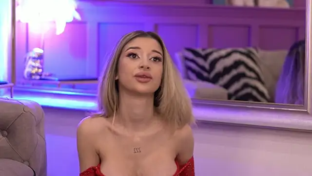 OdetteMason online show from October 17, 5:43 am