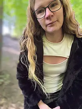 Bikergirl 97 online show from April 28, 7:12 am