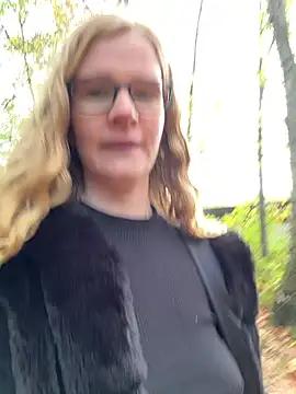 Bikergirl 97 online show from October 18, 1:25 pm