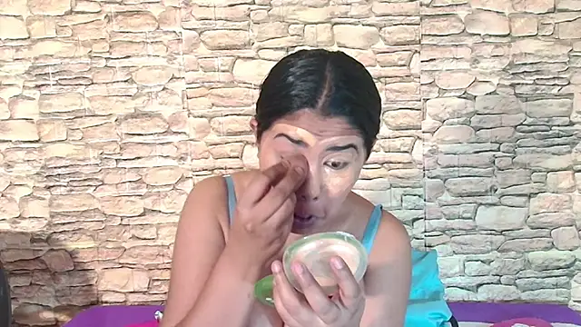 Snapshot of IndiaSexyStripper4u chatting on October 20, 4:59 am IndiaSexyStripper4u online show from October 20, 4:59 am