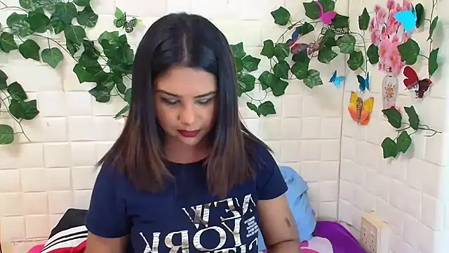 Snapshot of IndiaSexyStripper4u chatting on October 26, 5:52 pm IndiaSexyStripper4u online show from October 26, 5:52 pm