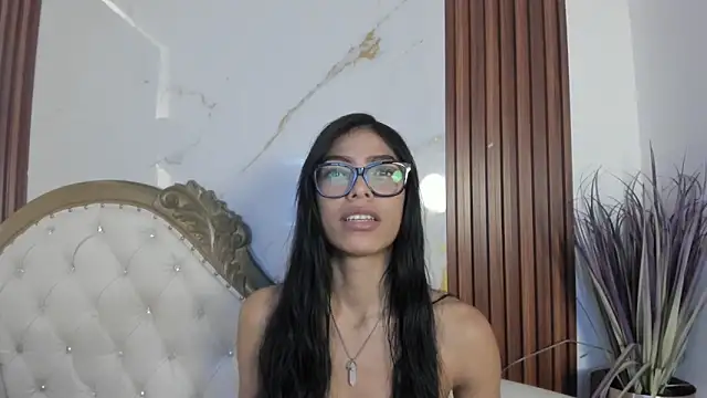 Snapshot of CoralieBronson chatting on October 7, 8:02 pm CoralieBronson online show from October 7, 8:02 pm