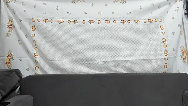 Snapshot of Emily__Kissable chatting on September 23, 9:24 pm Emily Kissable online show from September 23, 9:24 pm