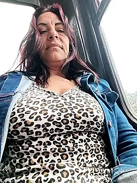  Kamy Hot online show from October 18, 5:15 pm