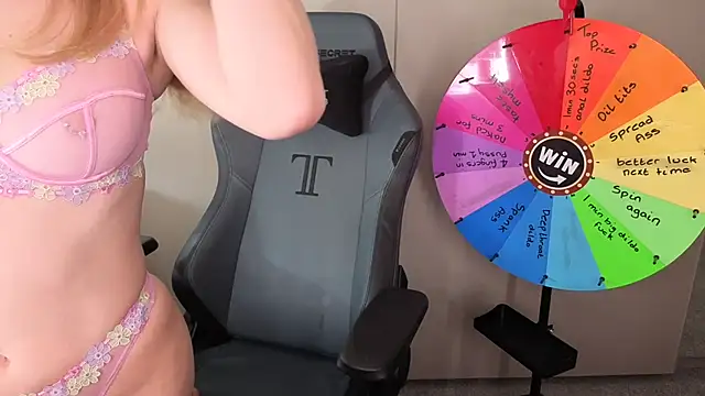 Lilly-Luscious online show from April 16, 2:39 pm