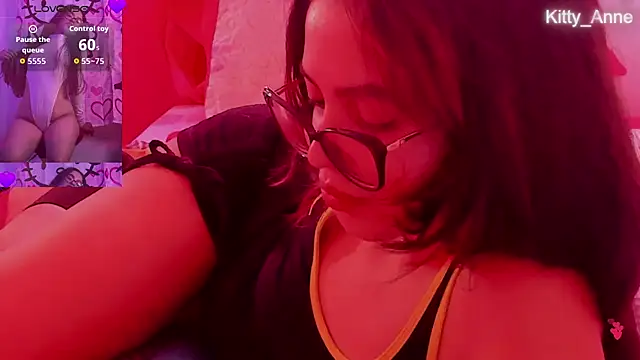 Snapshot of Kitty_Anne chatting on October 28, 7:52 pm Kitty Anne online show from October 28, 7:52 pm