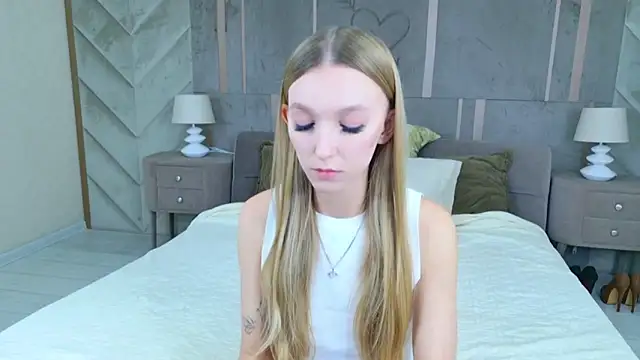 KellyBradford online show from September 9, 5:29 am