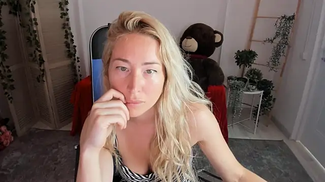 AstraMonroe online show from July 22, 10:05 am