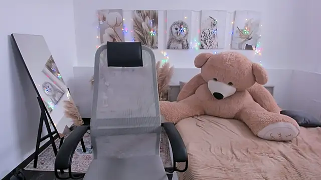 AstraMonroe online show from March 13, 10:05 am