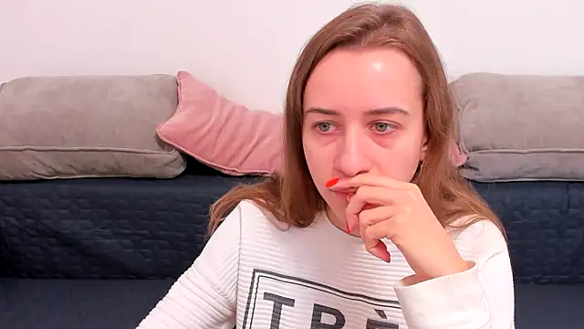 Snapshot of alisaakiss chatting on November 1, 7:34 am alisaakiss online show from November 1, 7:34 am