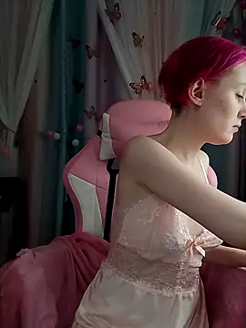 Fuzzy Unicorn online show from December 4, 7:47 pm