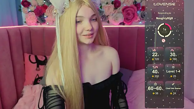 Snapshot of AnimeAlica18 chatting on October 31, 2:46 am AnimeAlica18 online show from October 31, 2:46 am